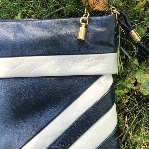 Genuine Leather Italian Vintage Handbag - Picture 6 of 10